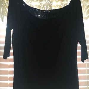 Women’s quarter length sleeve shirt